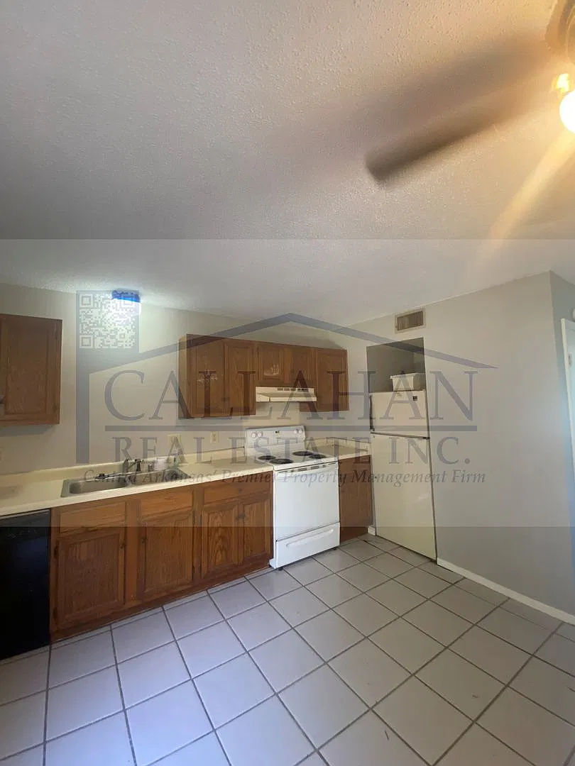 110 Rim Rock — Photo 2