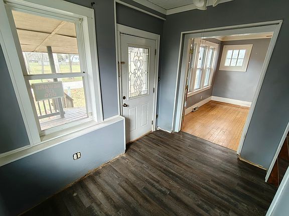 5th image of 3839 Roche St