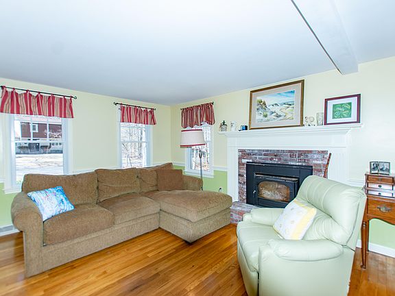 4th image of 14 Woodridge Rd