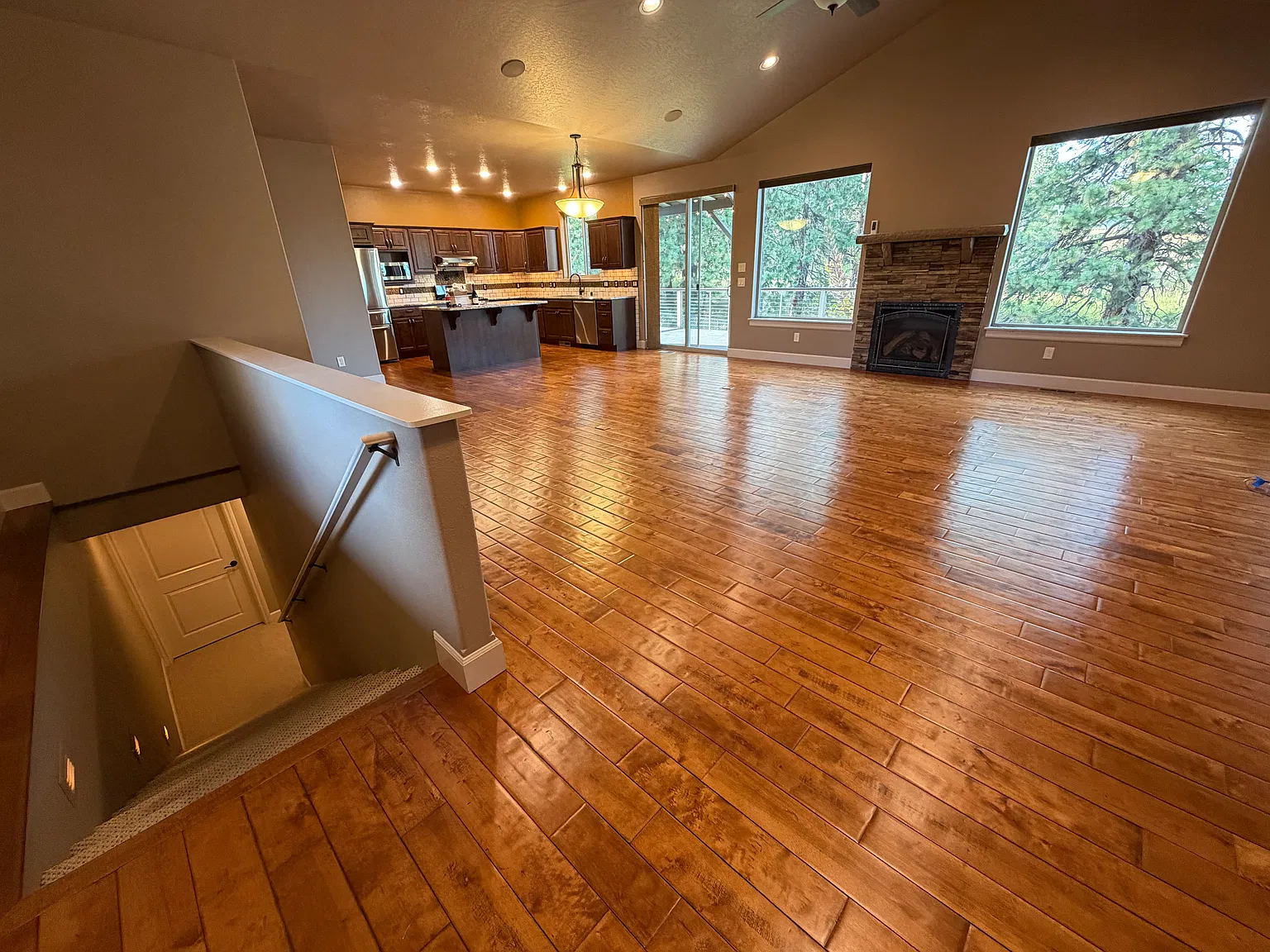 4 bed, 3528 sqft, $3,200 — Photo 4