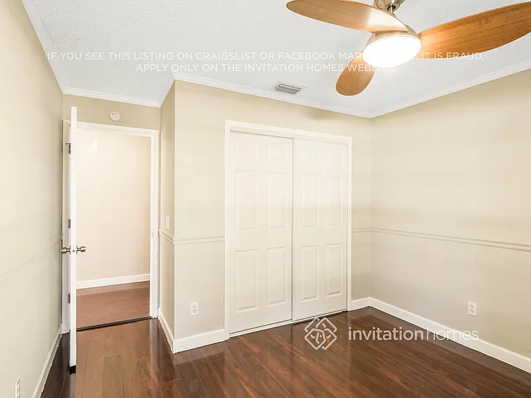 6708 Commodore Way — Photo 24