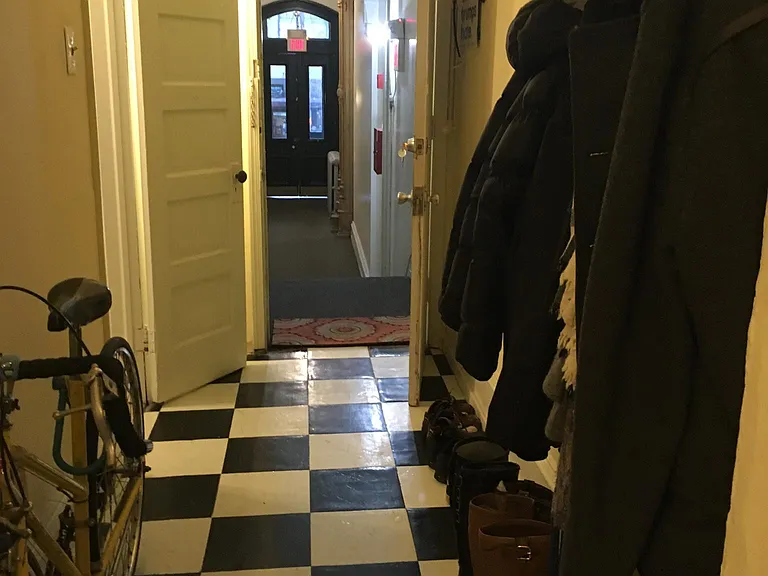 107 S 21st St #1R — Photo 16