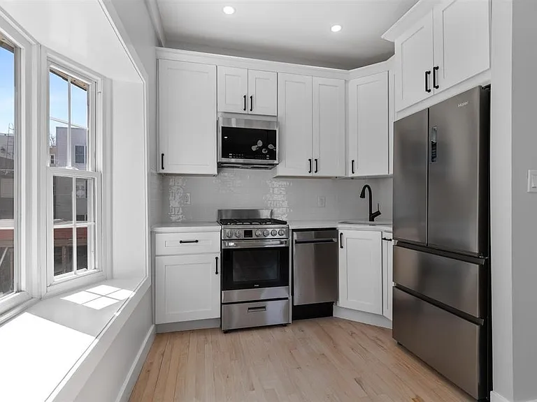 47 Washburn St #201 — Photo 6