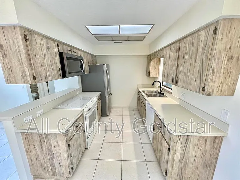 23185 Nancy Ave — Photo 9