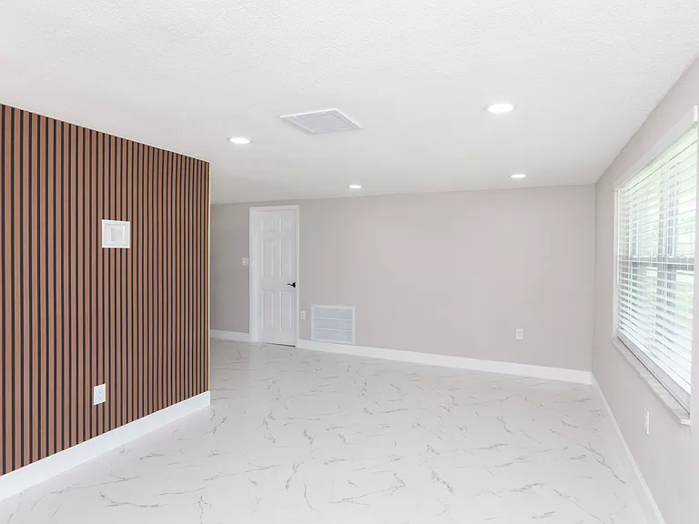 9026 Rainbow Ln — Photo 7
