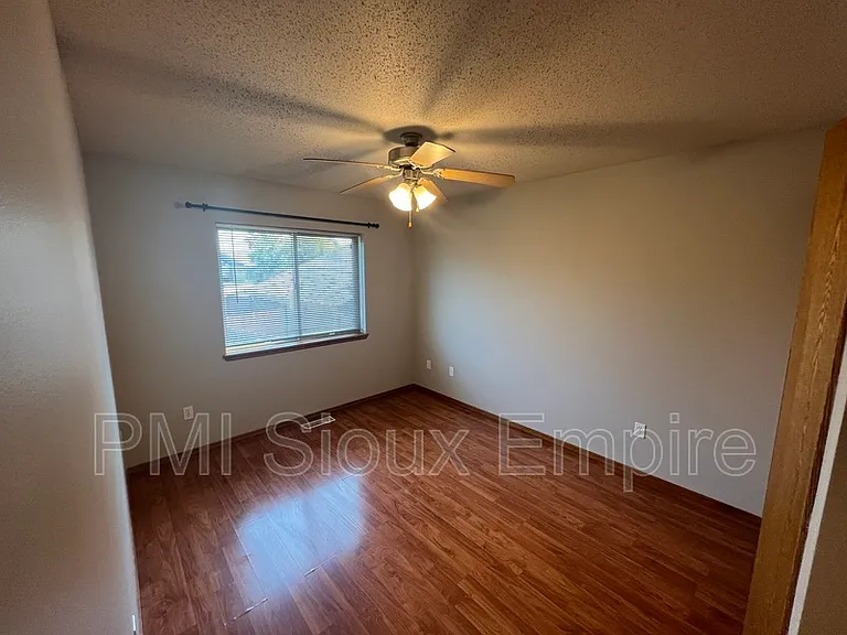4829 S Wilson Ave — Photo 12