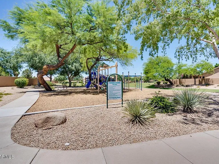 312 E Mesquite St — Photo 31