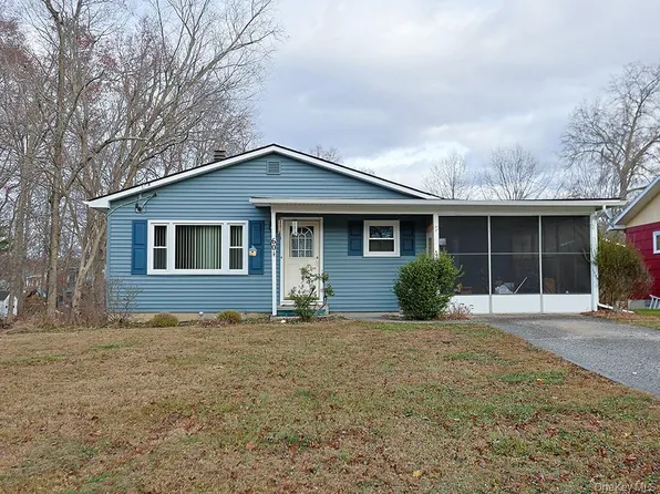 60 Weaver Street, Montgomery, NY 12549