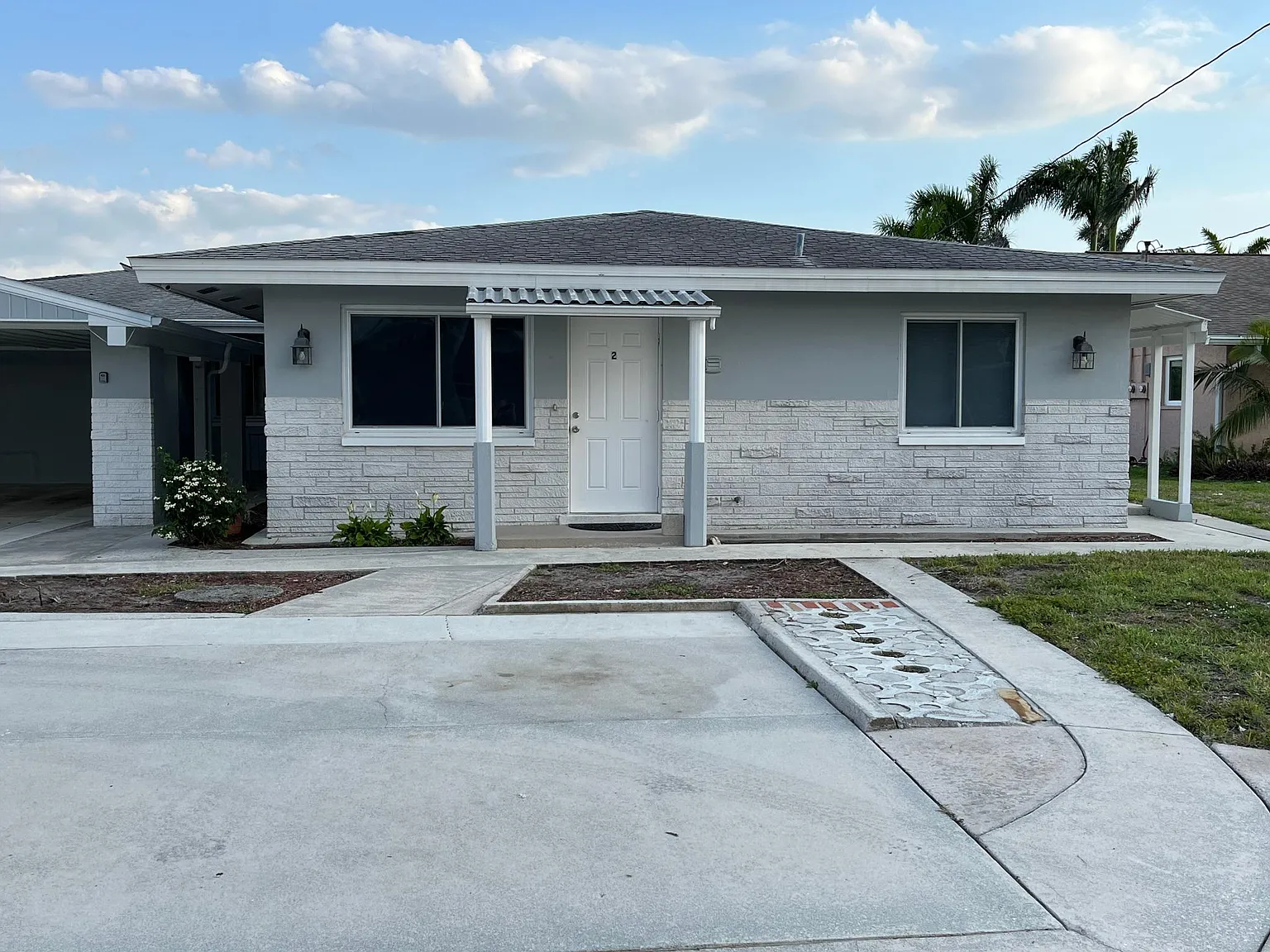 2 bed, 900 sqft, $2,200 — Photo 1