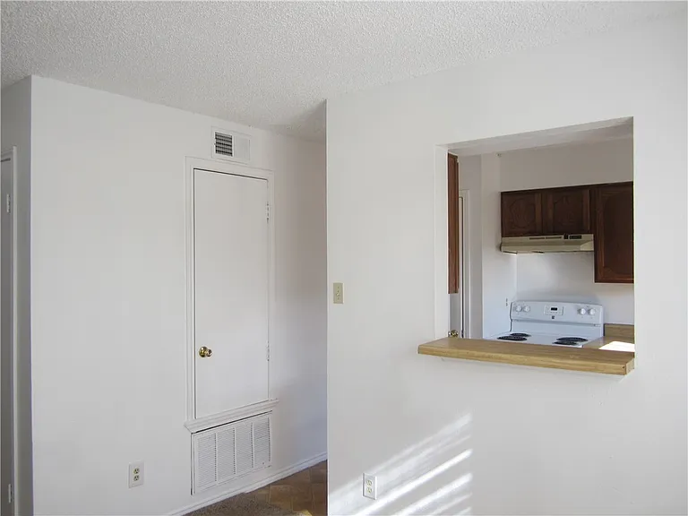 6702 Everhart Rd #F103 — Photo 6