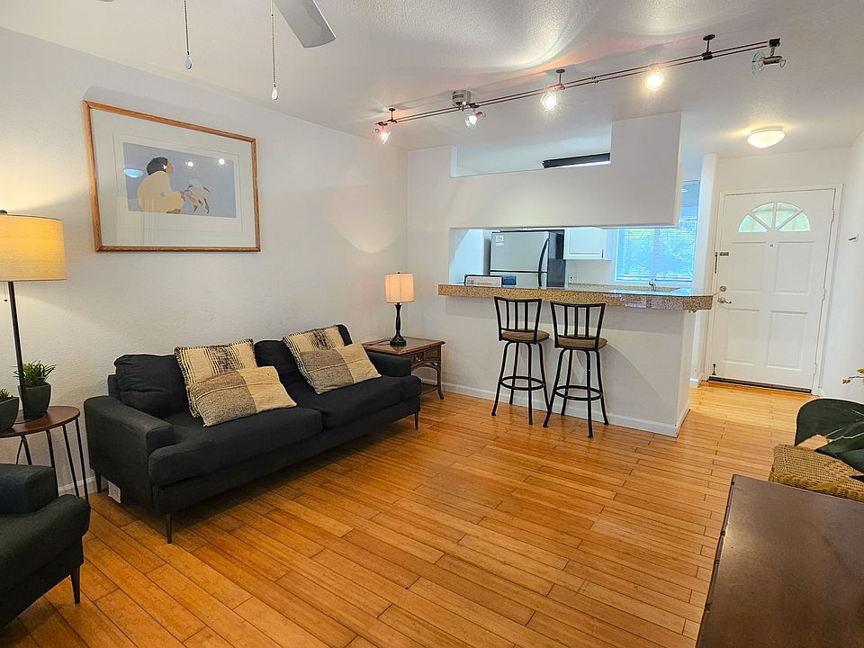 1st image of 75-6081 Alii Dr APT A103