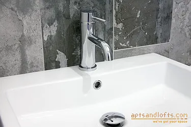 Rented by aptsandlofts.com