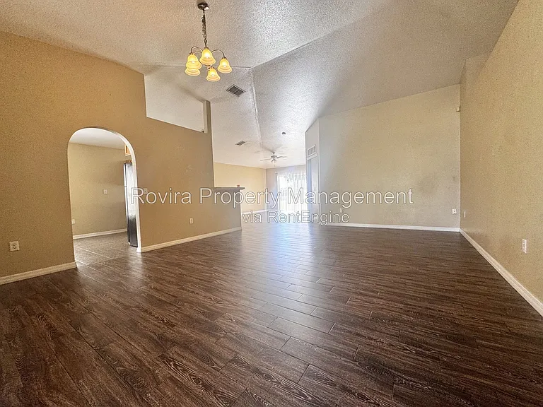 5536 Sycamore Canyon Dr — Photo 2