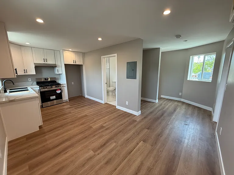 807 Coeur D Alene Ave — Photo 2