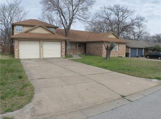 3829 Grady St, Forest Hill, TX 76119