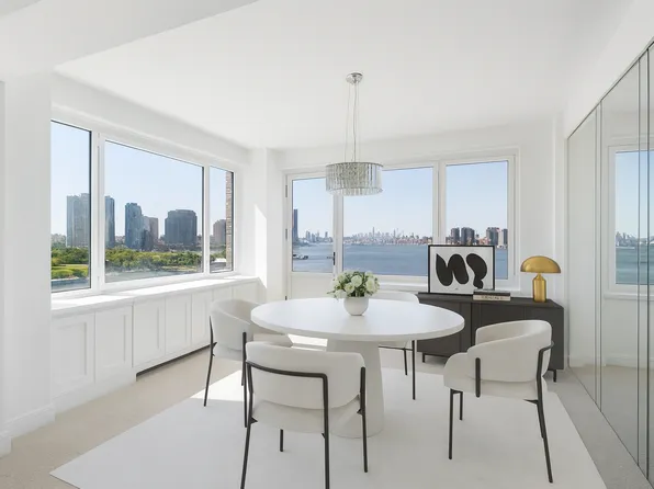 45 Sutton Place South image 4 of 14