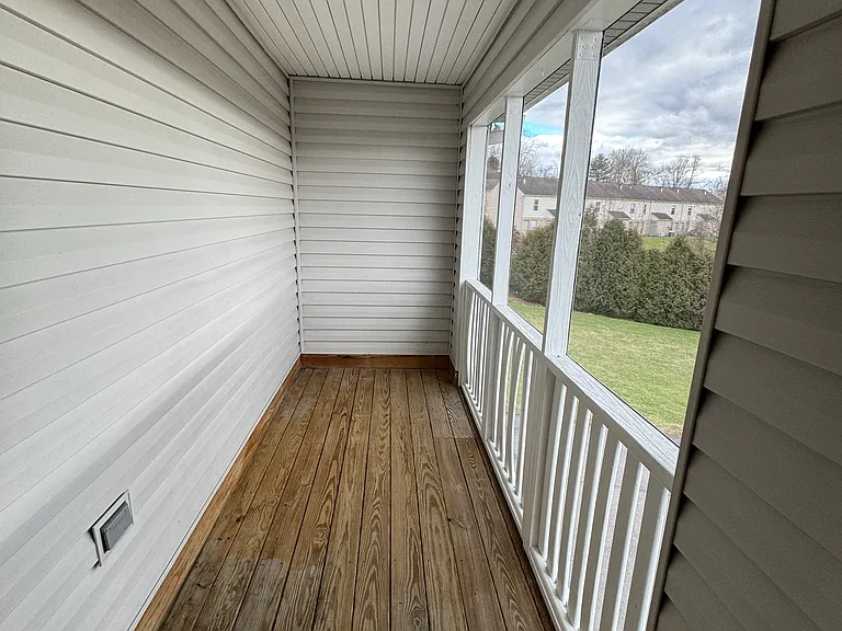 146 Brenda Ln — Photo 10