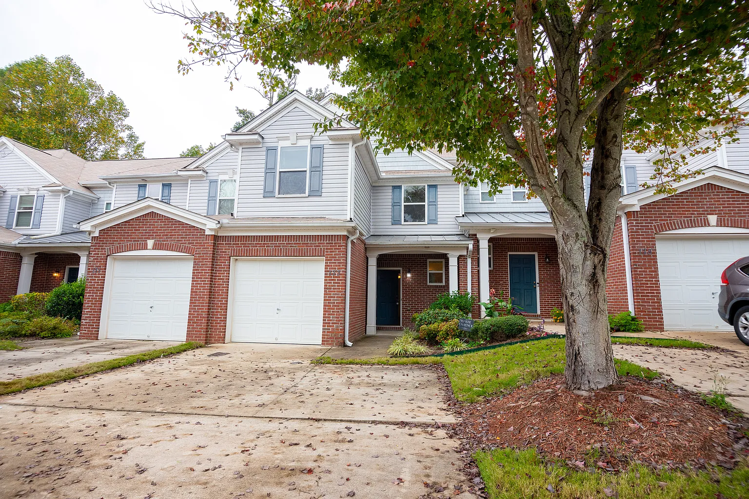 173 NE Ellis Dr photo 1