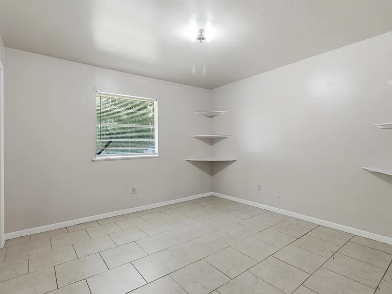 801 Stewart St — Photo 21