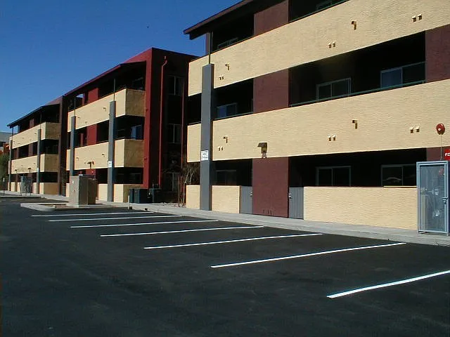 First Full Months Rent Free Lovely 2 Bed 2 Bath In Tempe — Photo 2