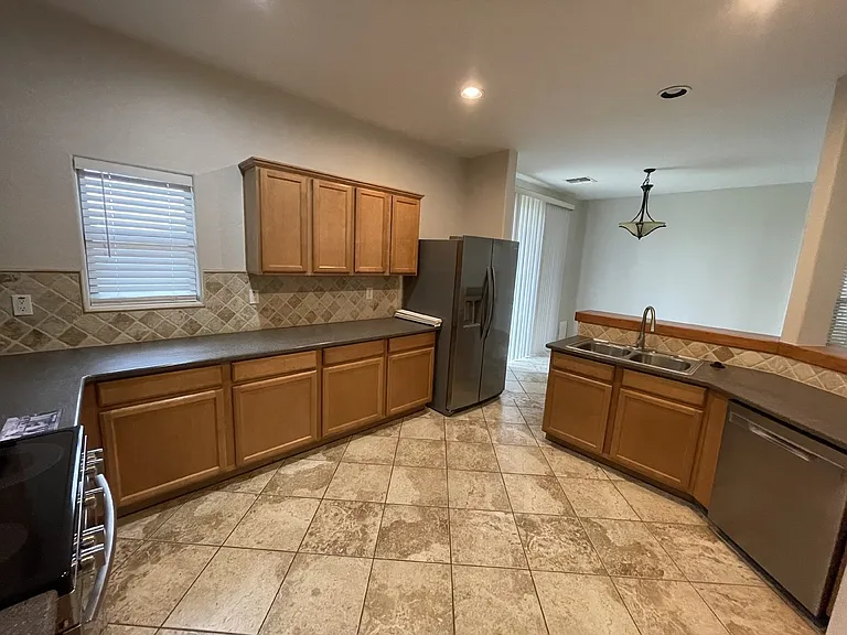 40411 W Helen Ct — Photo 18