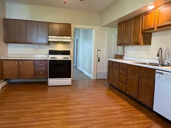 108 N Railroad St, Palmyra, PA 17078
