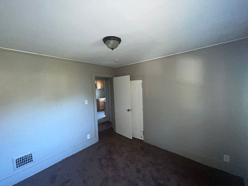 13503 Saint Marys St, photo 3