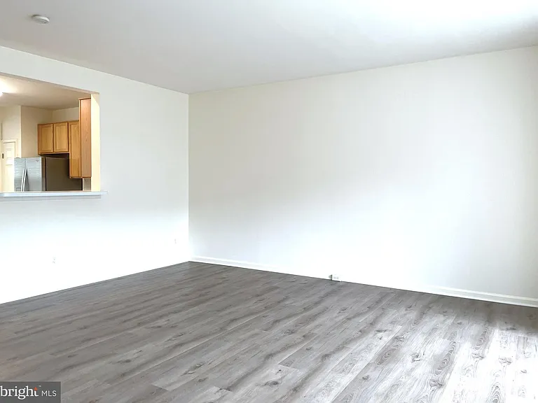 2540 Banshire Dr — Photo 16
