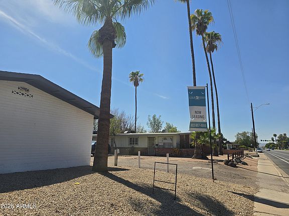 2nd image of 4815 N 15TH Avenue
