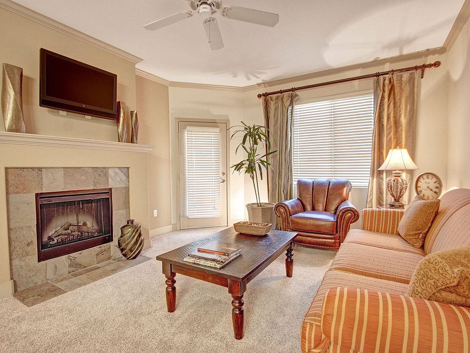 Rancho Belago Living Room with Fireplace