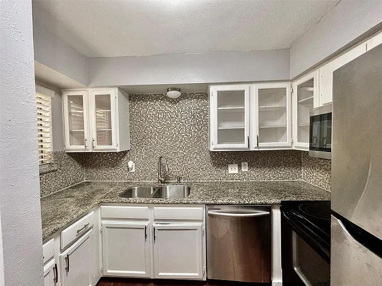 2019 Place Rebecca Ln #G4 — Photo 5