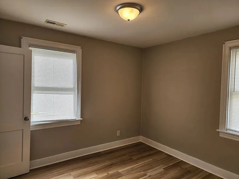 115 S Ivy Ave — Photo 7
