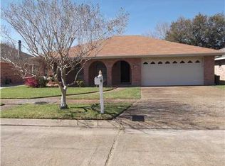320 Lassalle Dr, River Ridge, LA 70123