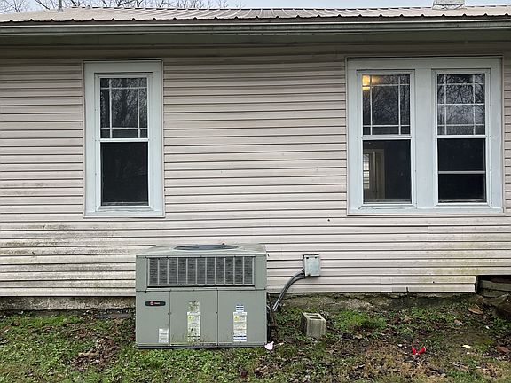 5th image of 118 Swan Ave
