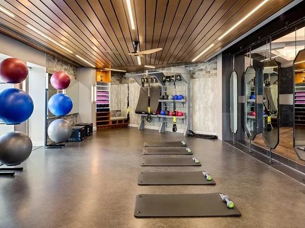 888 Main Street image 7 of 30