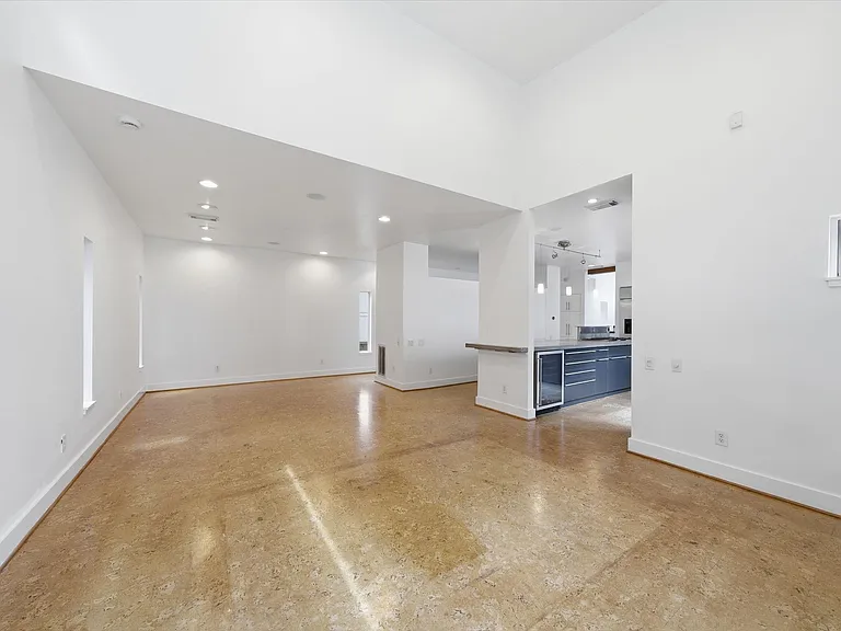7002 Newcastle St — Photo 35