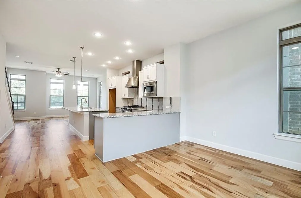 3 bed, 3.5 bath, 1852 sqft, $3,250 — Photo 4