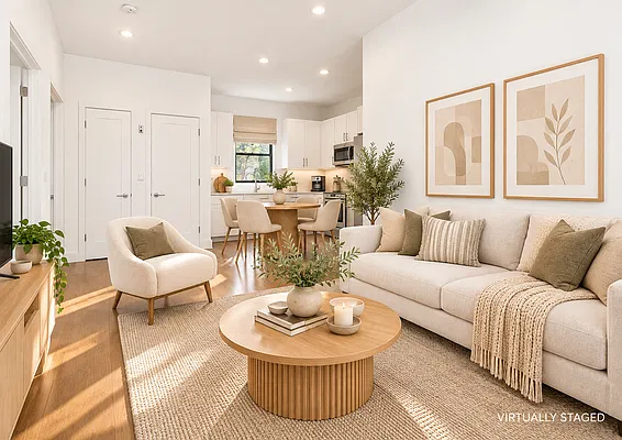 Living room, photo 2