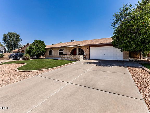 3rd image of 2304 W PALOMINO Drive
