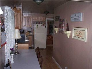 4th image of 910 N Lincoln Ave