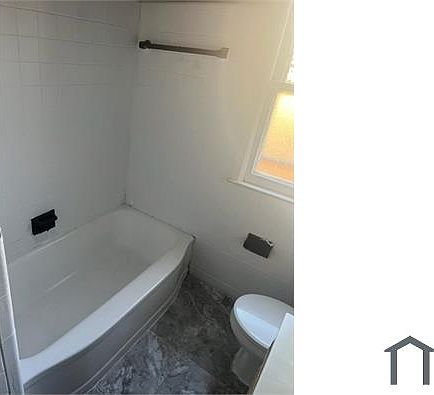3rd image of 14848 Cloverlawn St