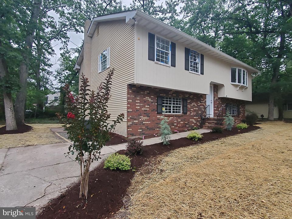 1st image of 2101 N Lakeshore Dr