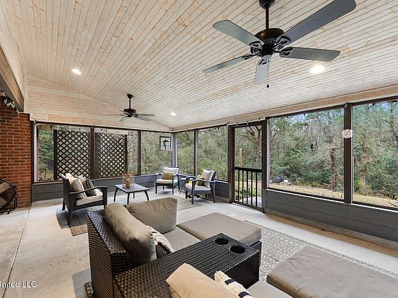 2nd image of 25132 Hillbrooke Ln