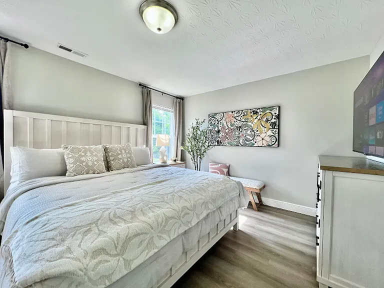 121 Southwind Blvd — Photo 22