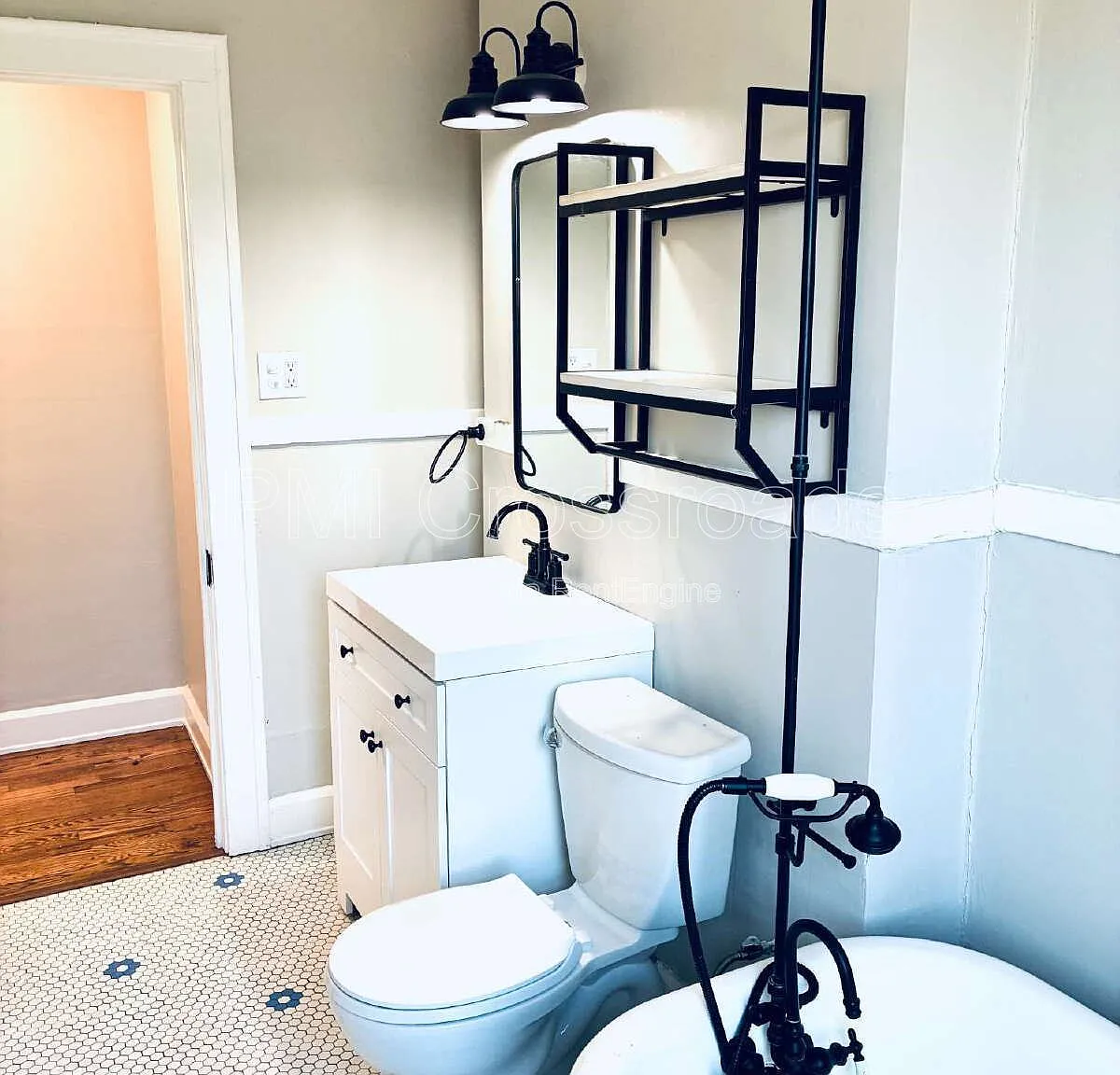 2 bed, 1.0 bath, 560 sqft, $1,125 — Photo 4