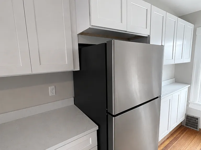 42 Curtis Ave — Photo 7