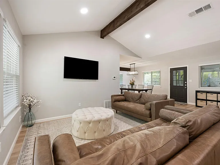 6105 Sun Vista Dr — Photo 2
