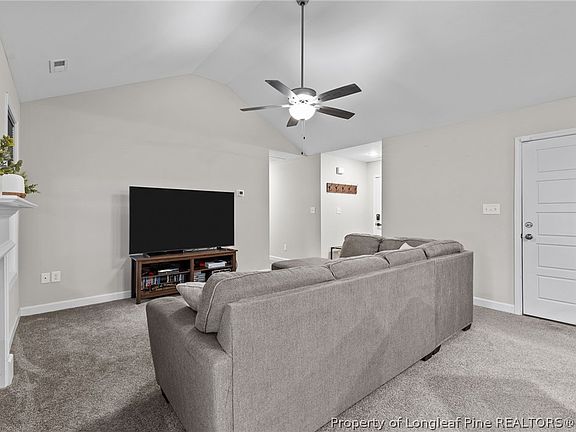 5th image of 72 Magnolia St