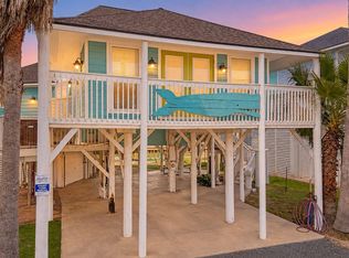 319 Pompano Ln, Surfside Beach, TX 77541