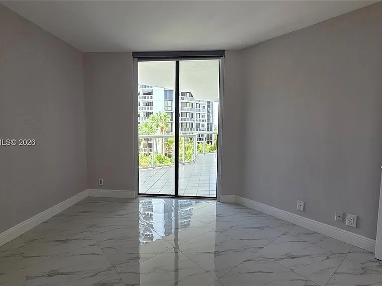 3610 Yacht Club Dr #615 — Photo 19